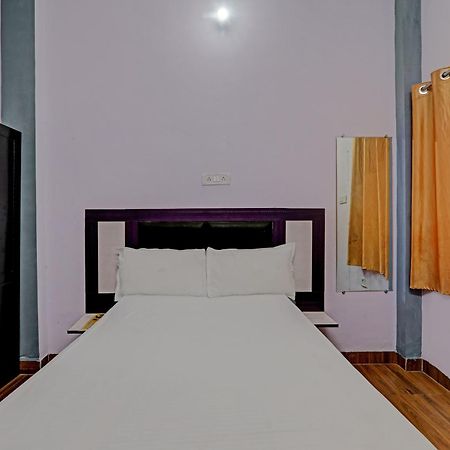 Oyo Hotel Crown Lakhnaú Exteriér fotografie